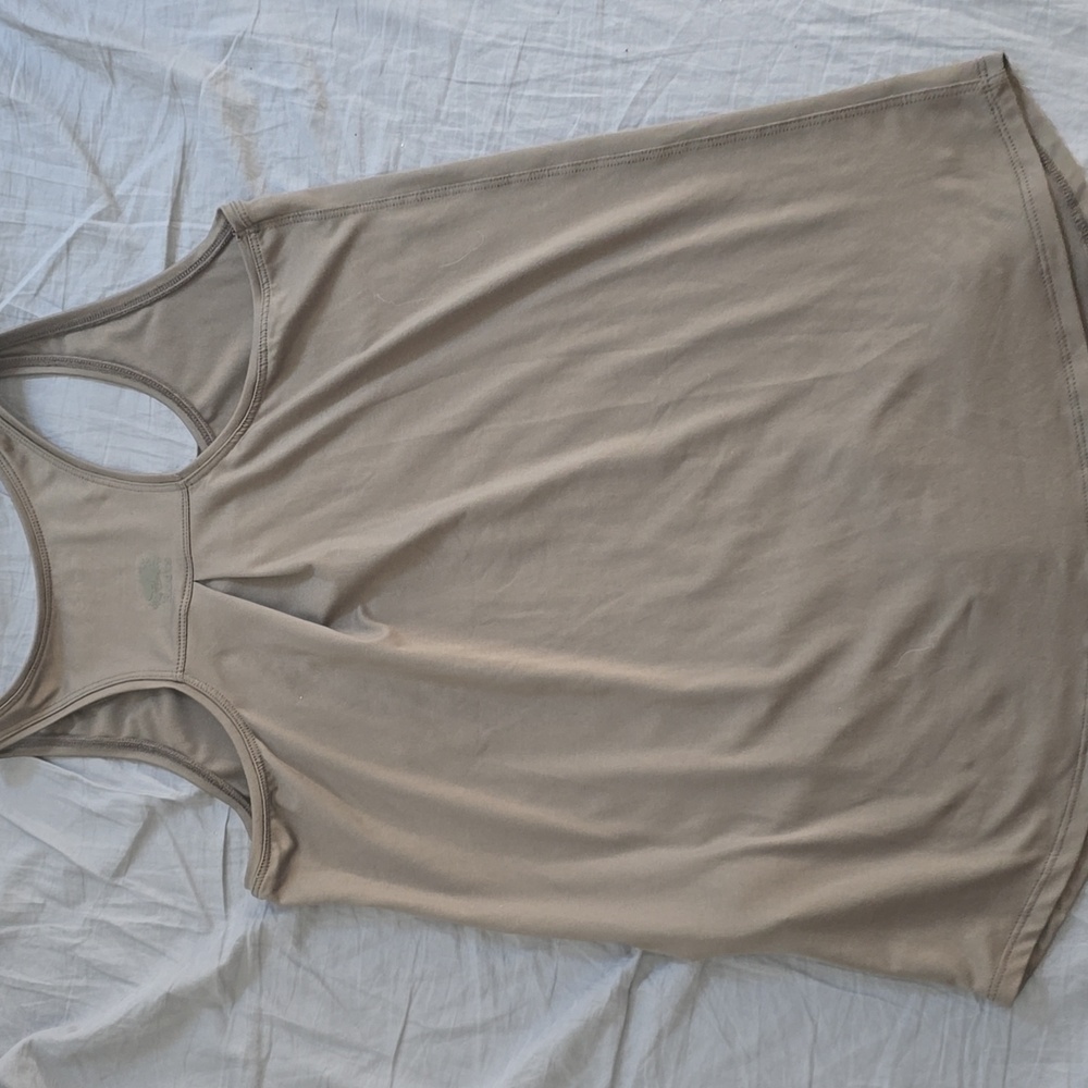 Bundle: PJ Salvage Beige Skull Print Crewneck Top Sz S & Roots Green Tank Top XS - Picture 7 of 7